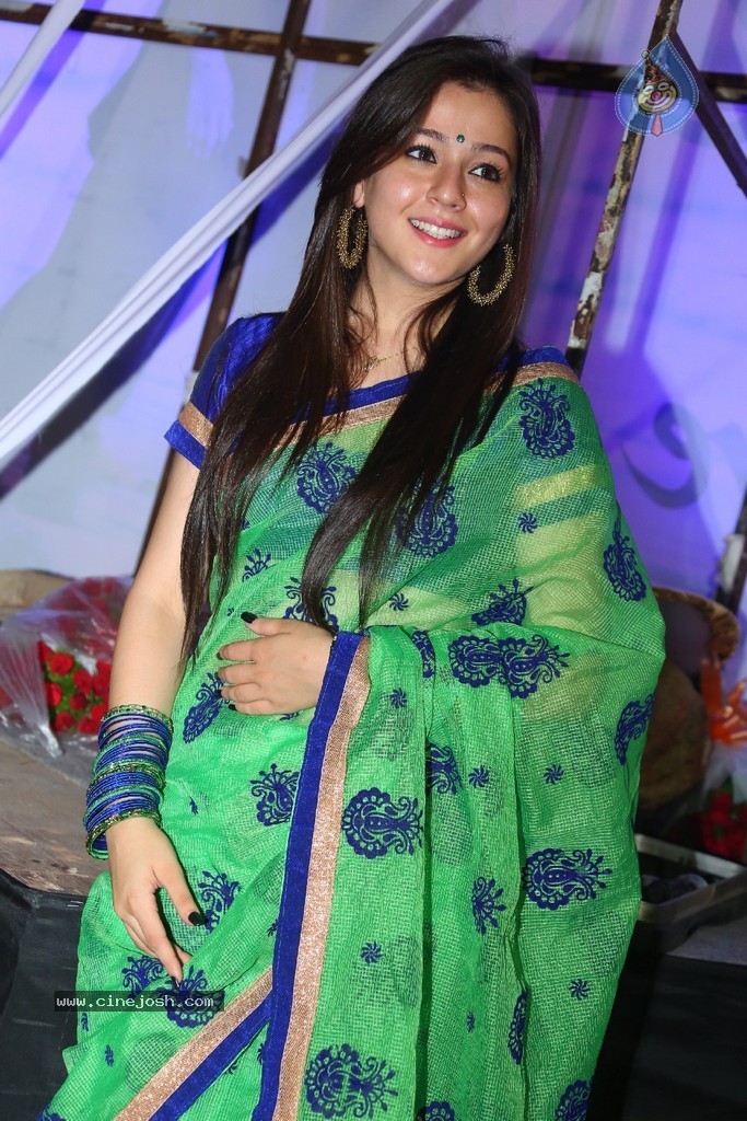 Priyal Gor Stills - 4 / 91 photos