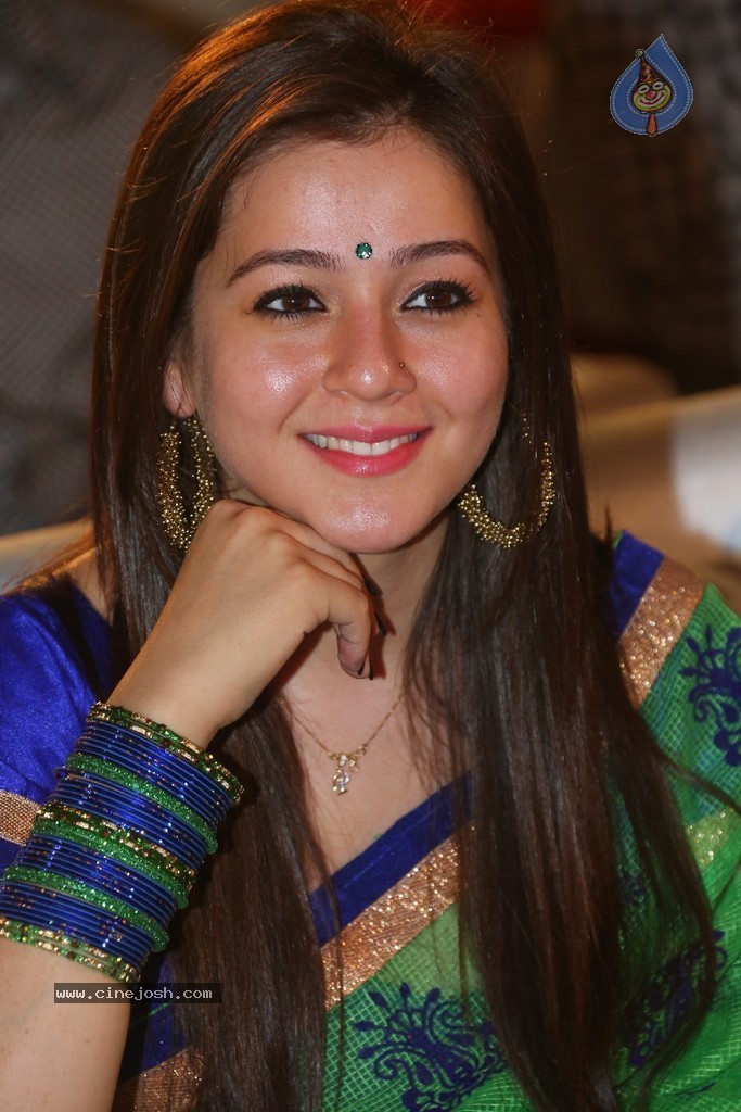 Priyal Gor Stills - 7 / 91 photos