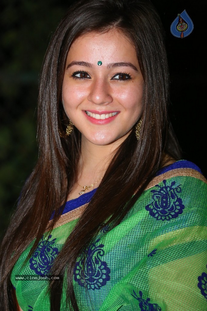 Priyal Gor Stills - 21 / 91 photos