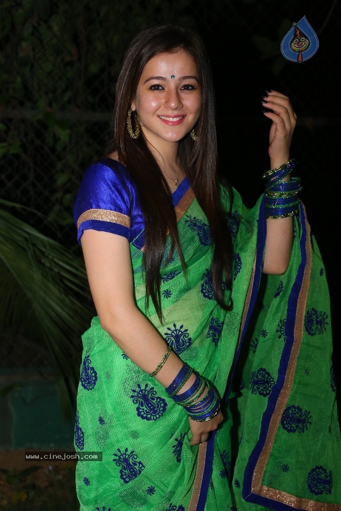 Priyal Gor Stills - 22 / 91 photos