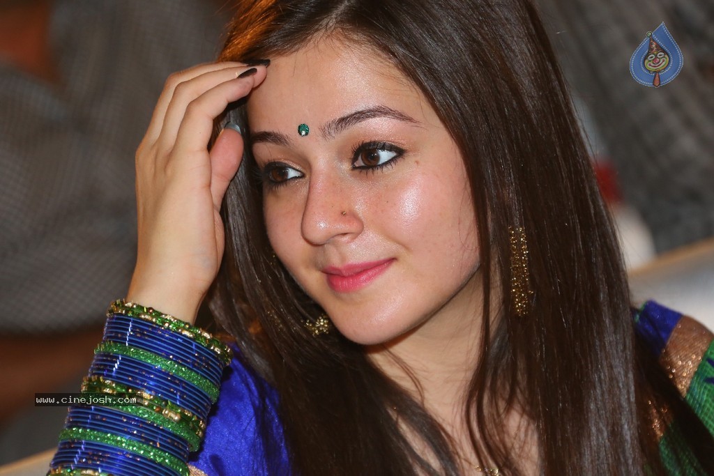 Priyal Gor Stills - 23 / 91 photos