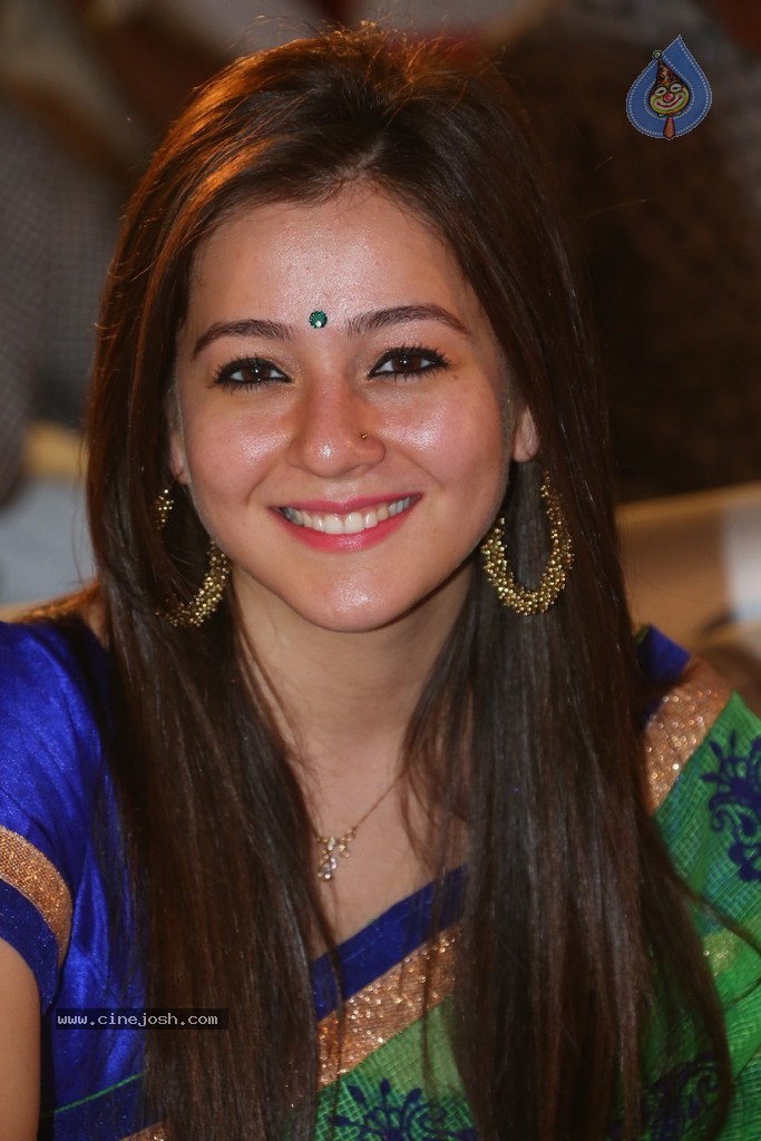 Priyal Gor Stills - 34 / 91 photos