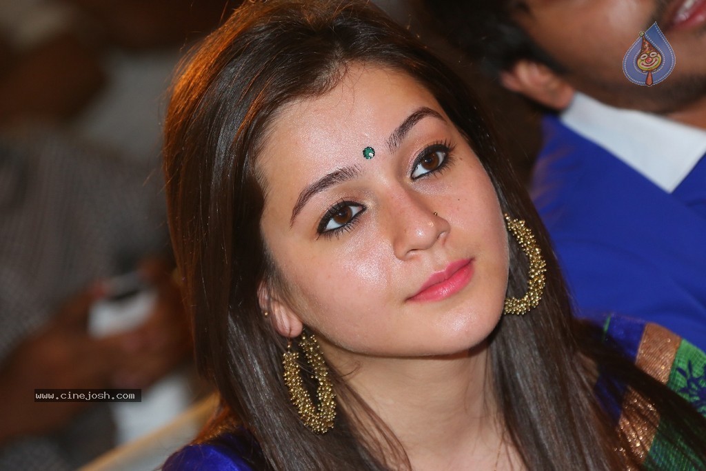 Priyal Gor Stills - 43 / 91 photos