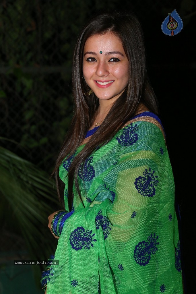 Priyal Gor Stills - 46 / 91 photos