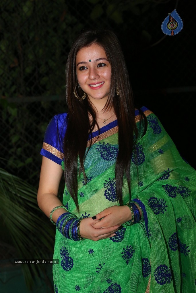 Priyal Gor Stills - 48 / 91 photos