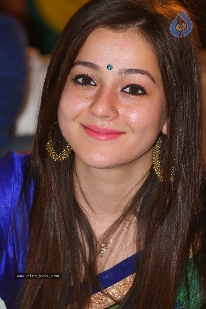 Priyal Gor Stills - 49 / 91 photos