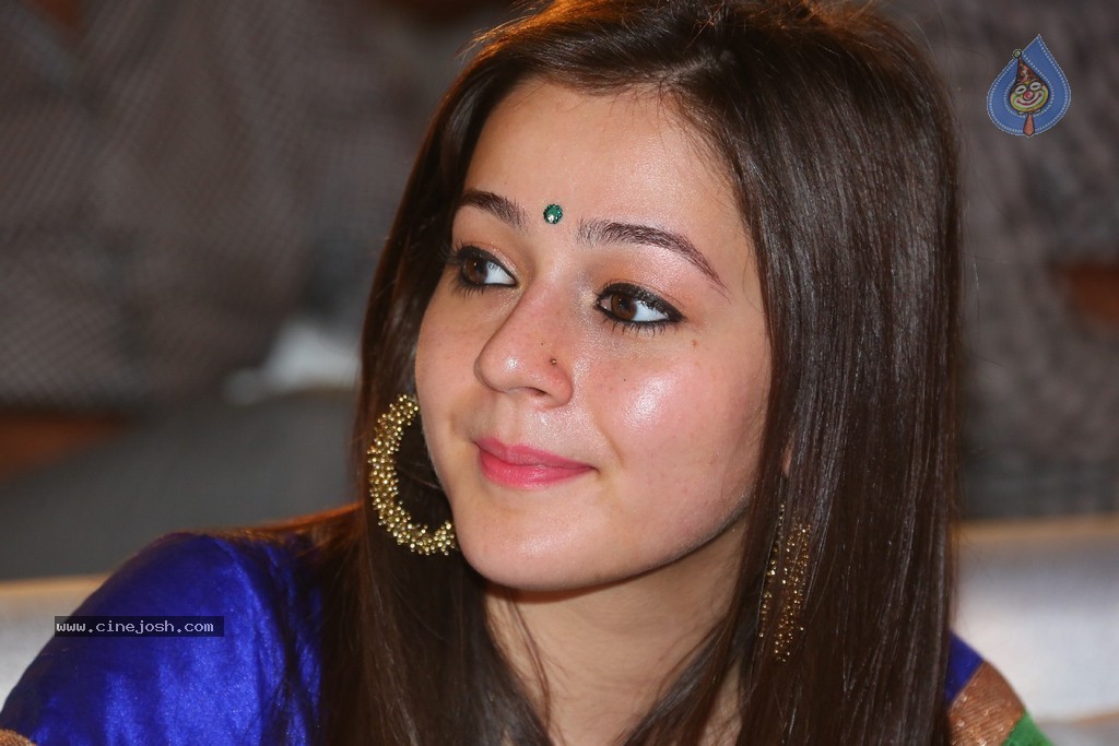 Priyal Gor Stills - 62 / 91 photos