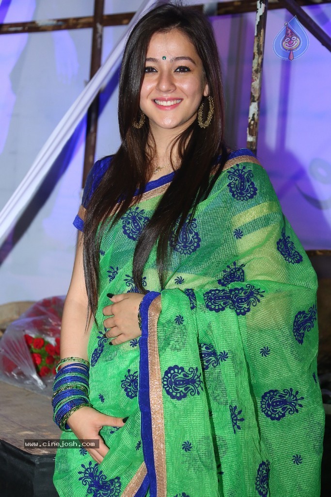 Priyal Gor Stills - 67 / 91 photos