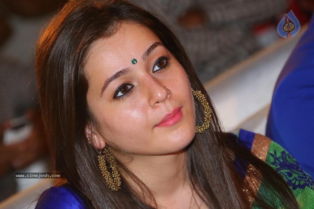 Priyal Gor Stills - 74 / 91 photos