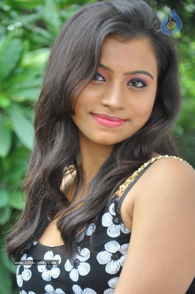 Priya New Photos - 22 / 45 photos