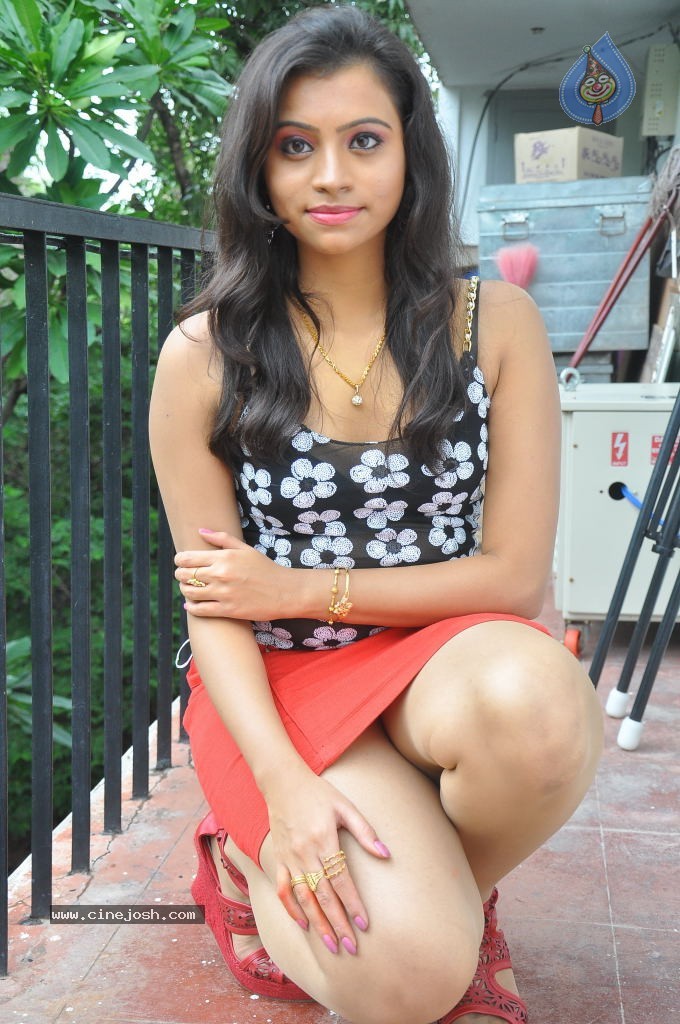 Priya New Photos - 27 / 45 photos