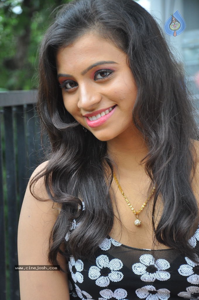 Priya New Photos - 30 / 45 photos