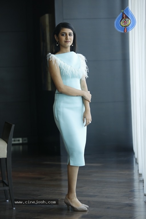 Priya Prakash Varrier Stills - 7 / 8 photos