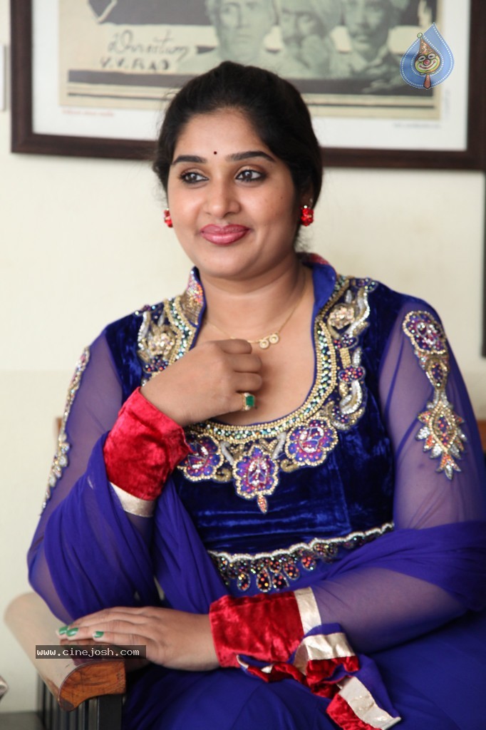 Priya Stills - 16 / 62 photos