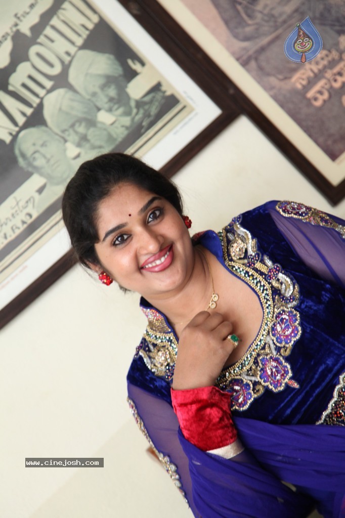 Priya Stills - 20 / 62 photos