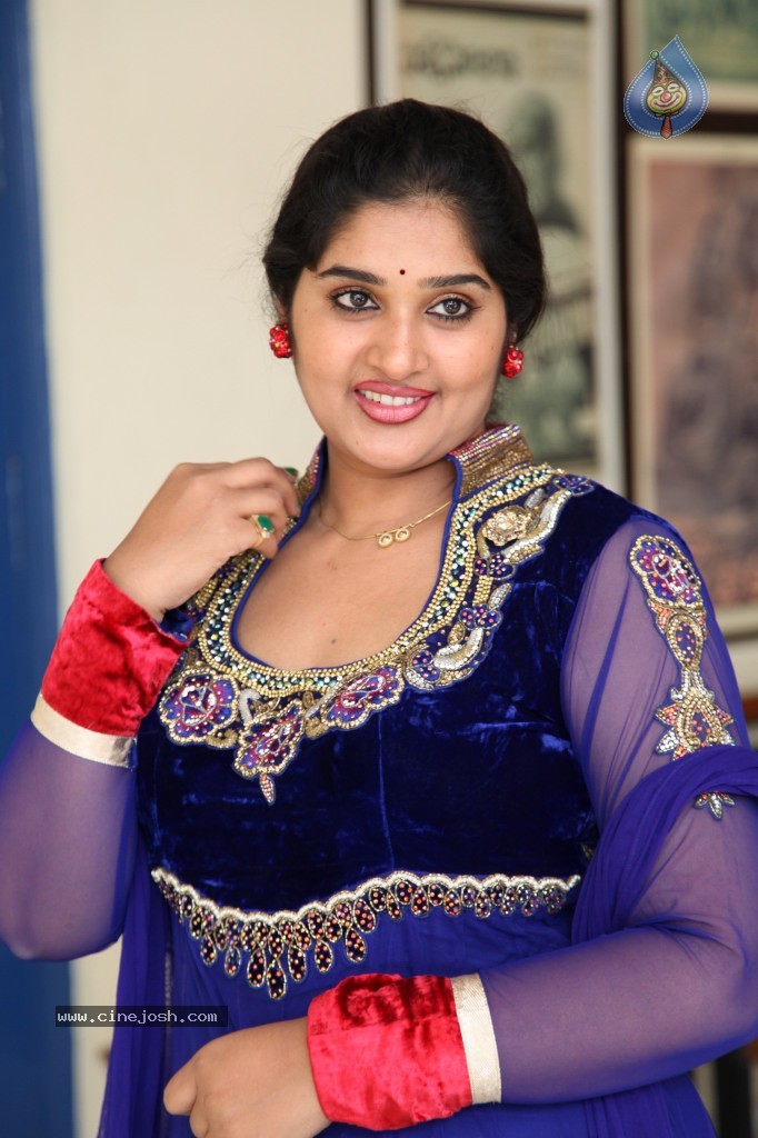 Priya Stills - 27 / 62 photos