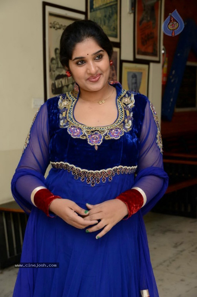 Priya Stills - 29 / 62 photos