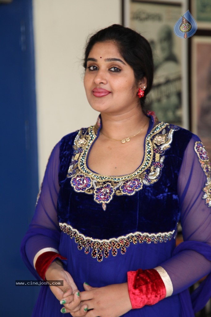 Priya Stills - 34 / 62 photos