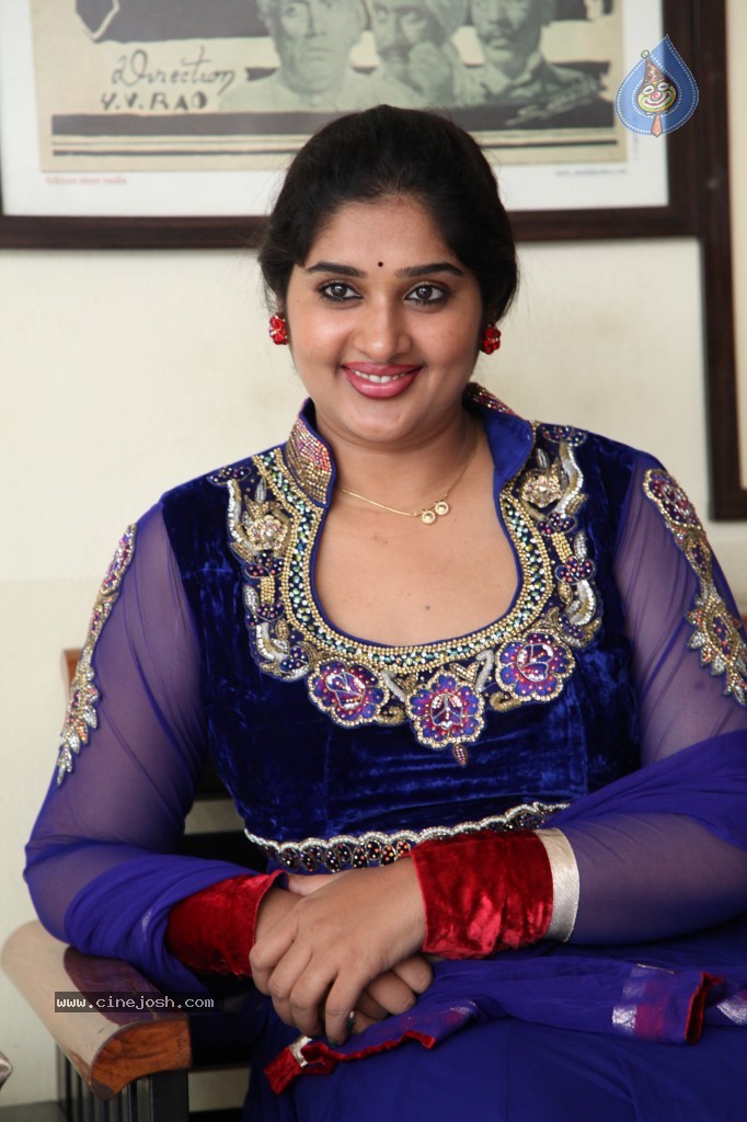 Priya Stills - 41 / 62 photos