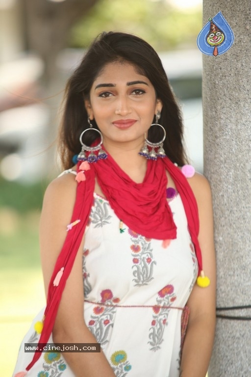 Priya Vadlamani Gallery - 9 / 21 photos