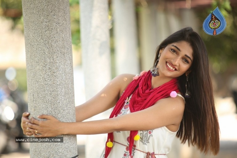 Priya Vadlamani Gallery - 11 / 21 photos