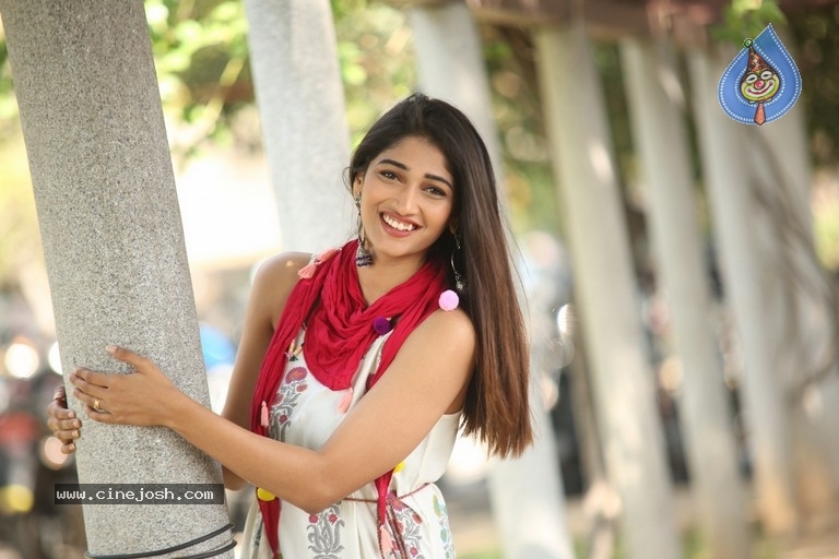 Priya Vadlamani Gallery - 13 / 21 photos