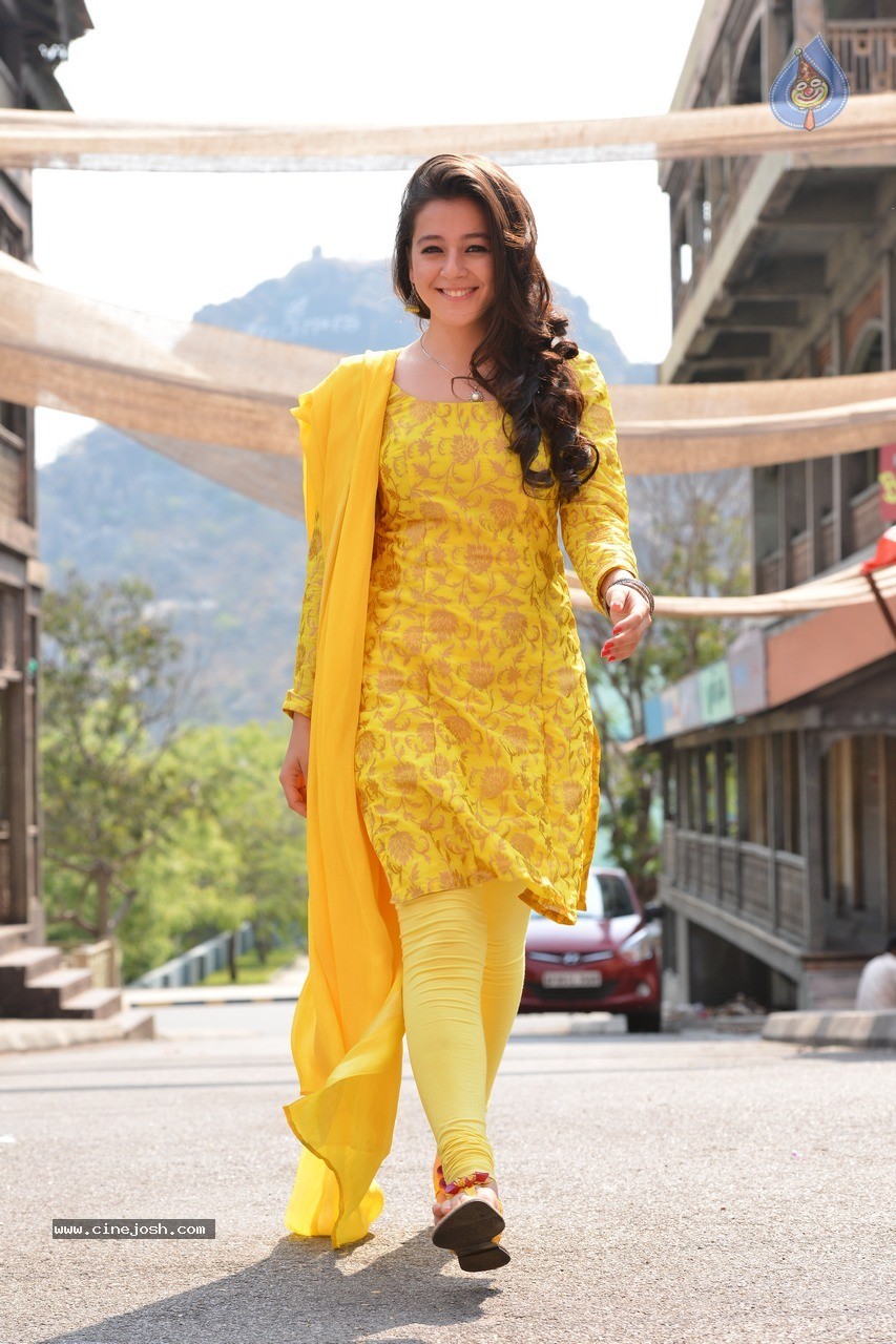 Priyal Gor New Stills - 10 / 31 photos