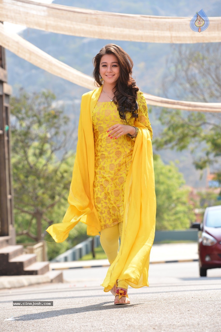 Priyal Gor New Stills - 12 / 31 photos