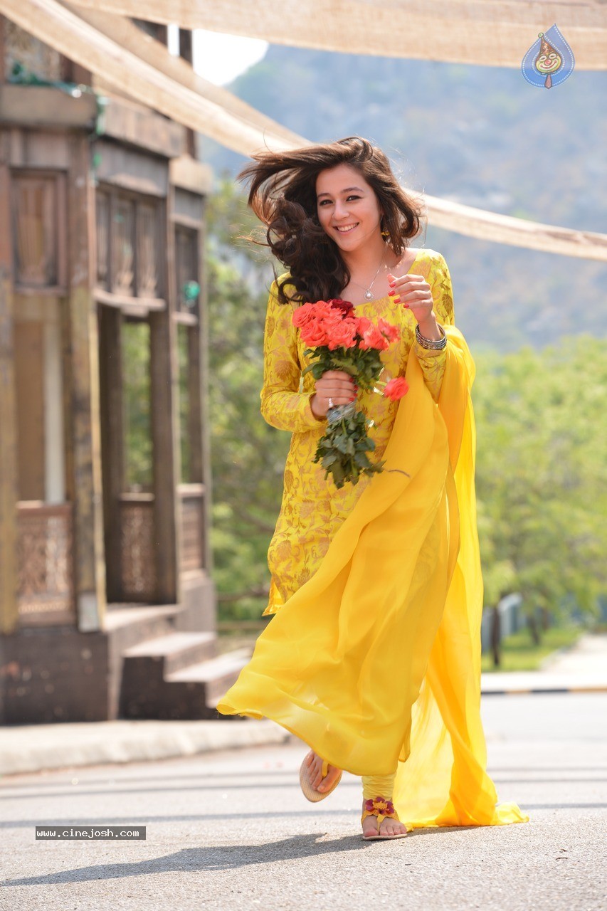 Priyal Gor New Stills - 20 / 31 photos