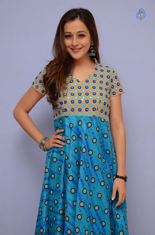 Priyal Gor Photos - 2 / 42 photos