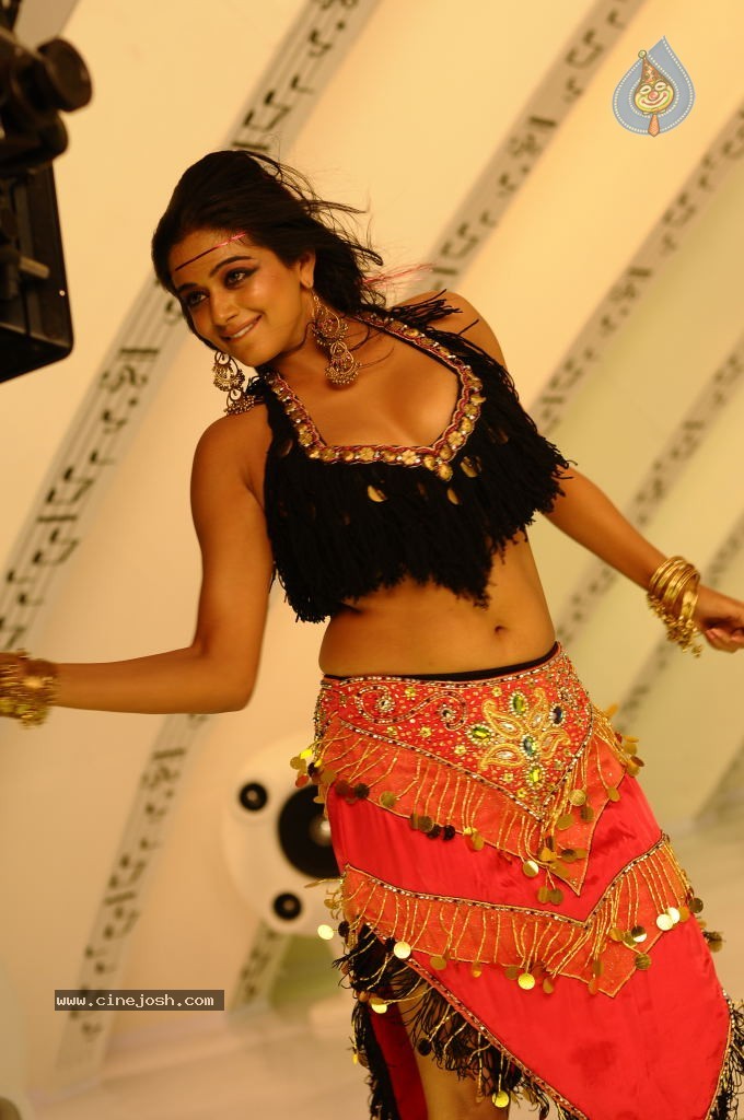 Priyamani High Resolution Stills - 18 / 45 photos