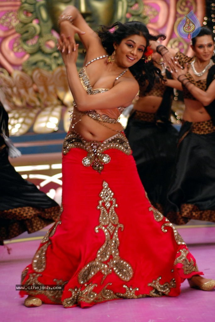 Priyamani High Resolution Stills - 38 / 45 photos