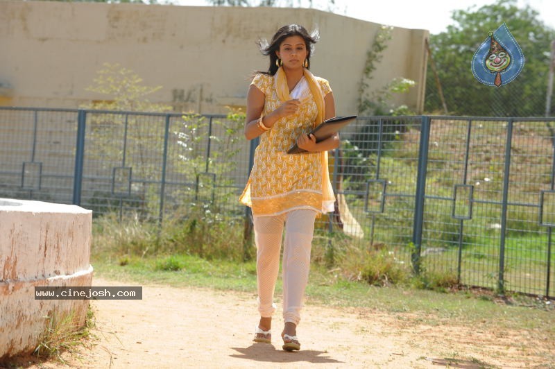 Priyamani Hot Stills In Pravarakyudu Movie  - 39 / 148 photos