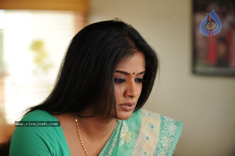 Priyamani Hot Stills In Pravarakyudu Movie  - 43 / 148 photos