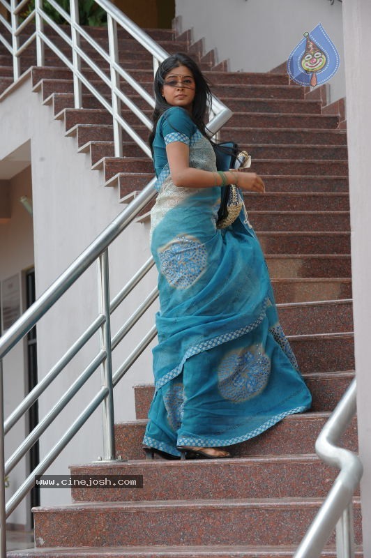 Priyamani Hot Stills In Pravarakyudu Movie  - 45 / 148 photos