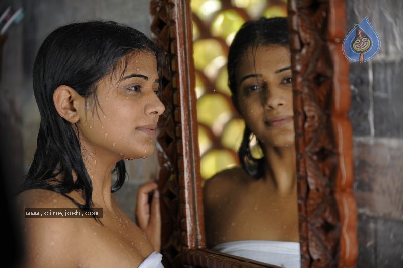 Priyamani Hot Stills In Pravarakyudu Movie  - 140 / 148 photos