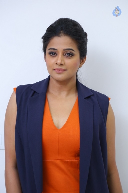 Priyamani Latest Photos - 16 / 21 photos