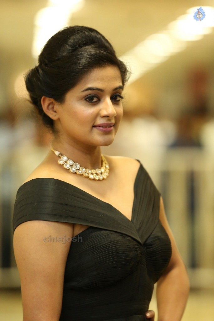 Priyamani Latest Pics - 33 / 40 photos