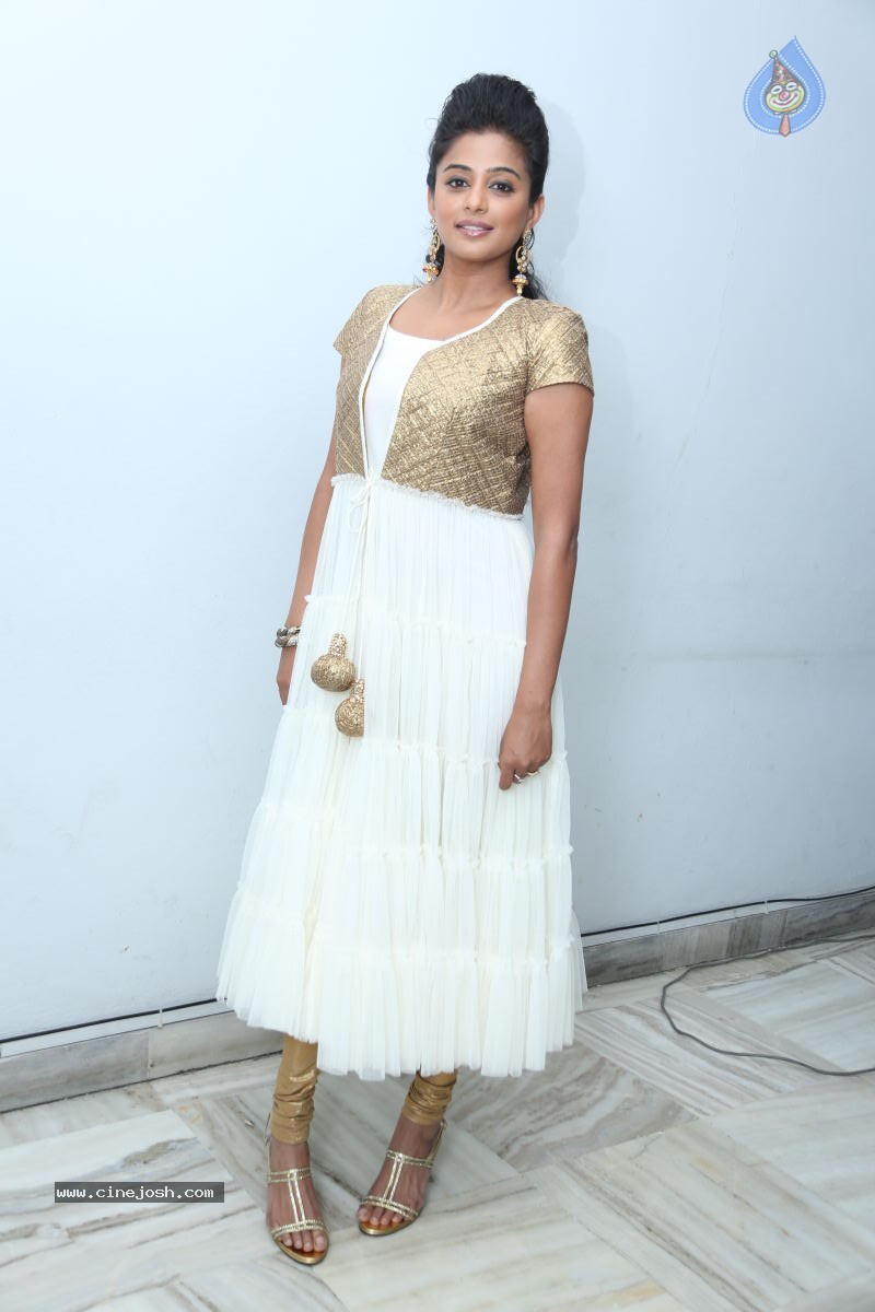 Priyamani Latest Stills - 30 / 68 photos