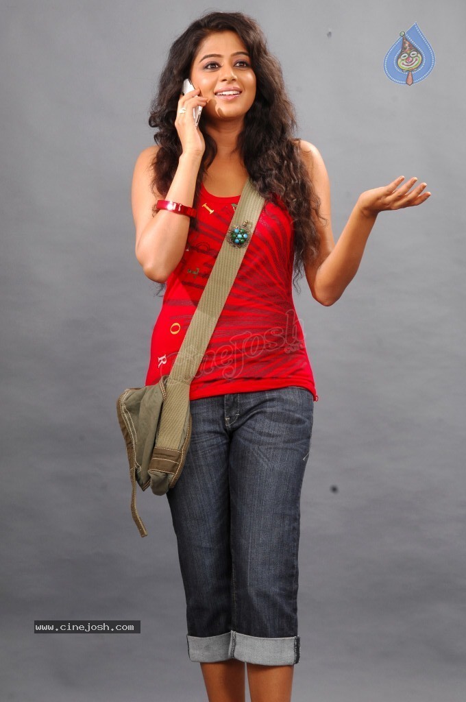 Priyamani New Hot Stills - 38 / 86 photos