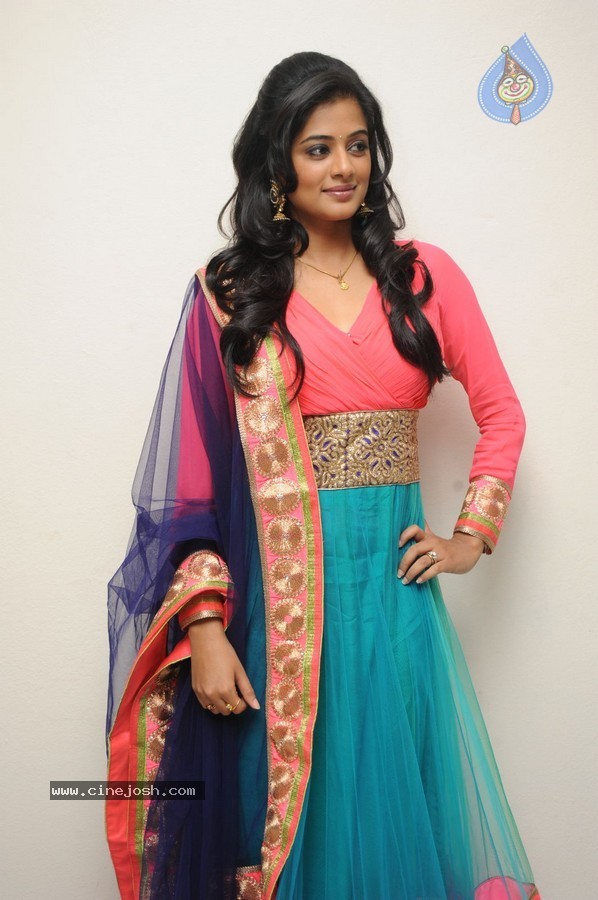 Priyamani New Photos - 21 / 81 photos