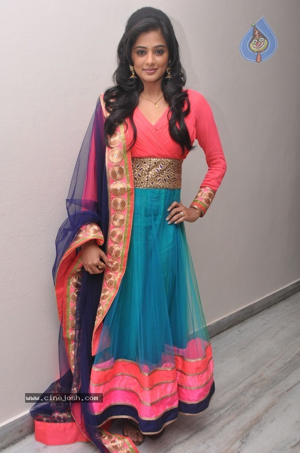 Priyamani New Photos - 25 / 81 photos