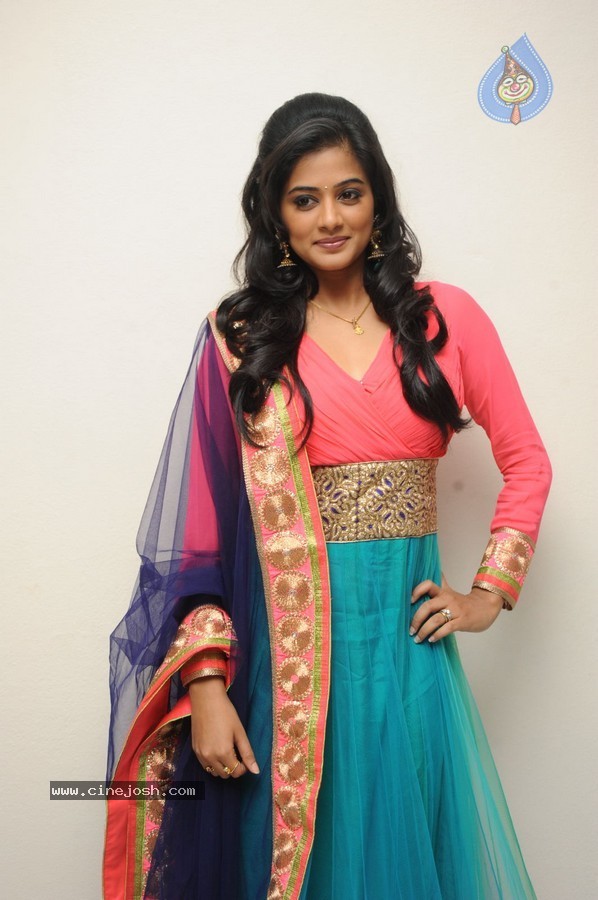 Priyamani New Photos - 30 / 81 photos