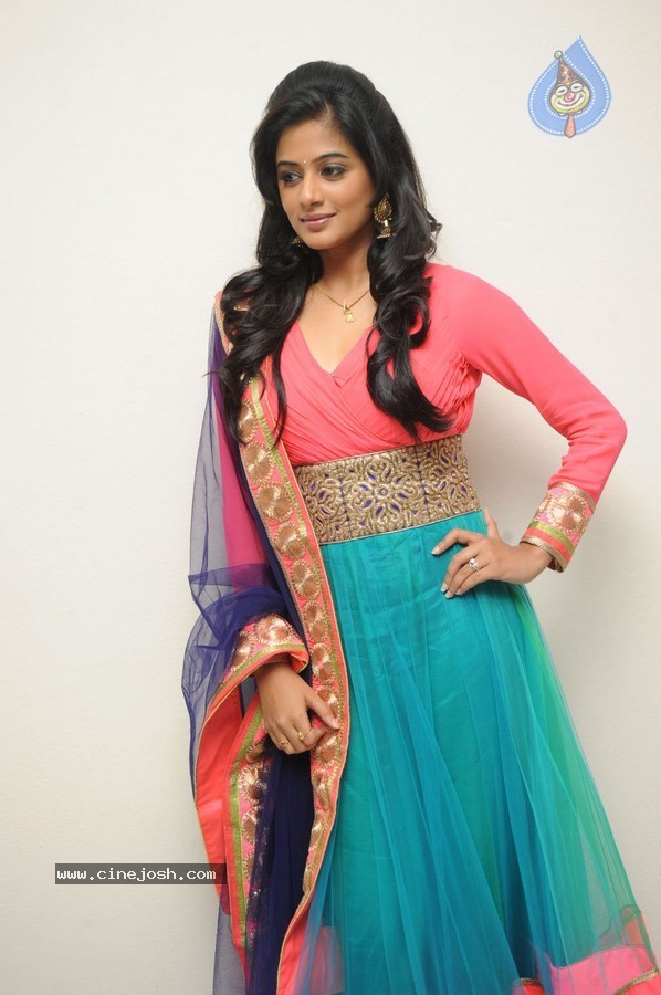 Priyamani New Photos - 36 / 81 photos