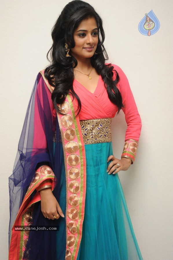 Priyamani New Photos - 60 / 81 photos