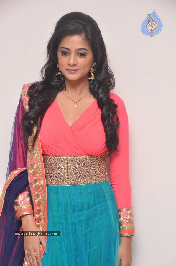 Priyamani New Photos - 74 / 81 photos