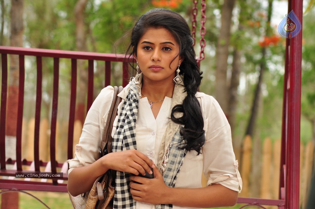 Priyamani New Photos - 48 / 61 photos