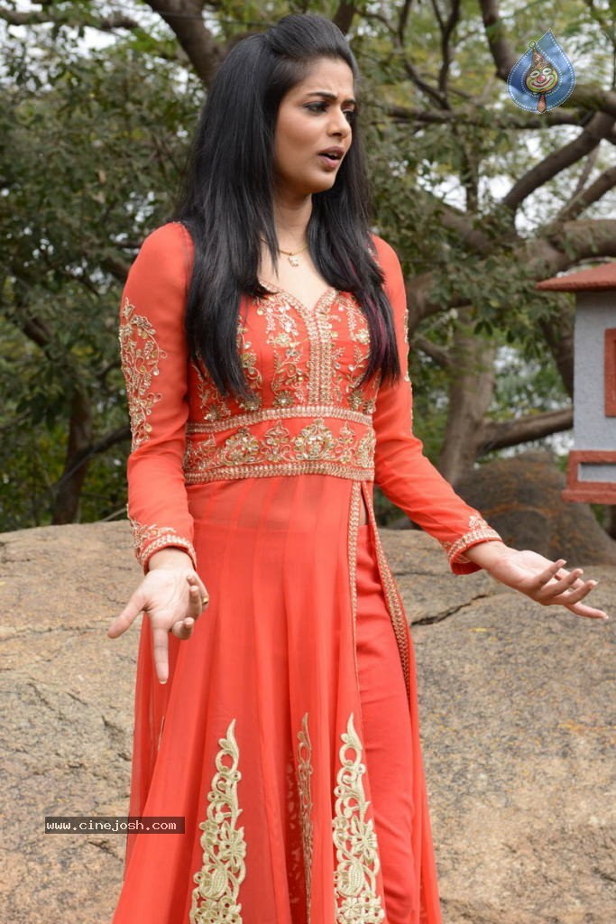 Priyamani New Stills - 2 / 29 photos