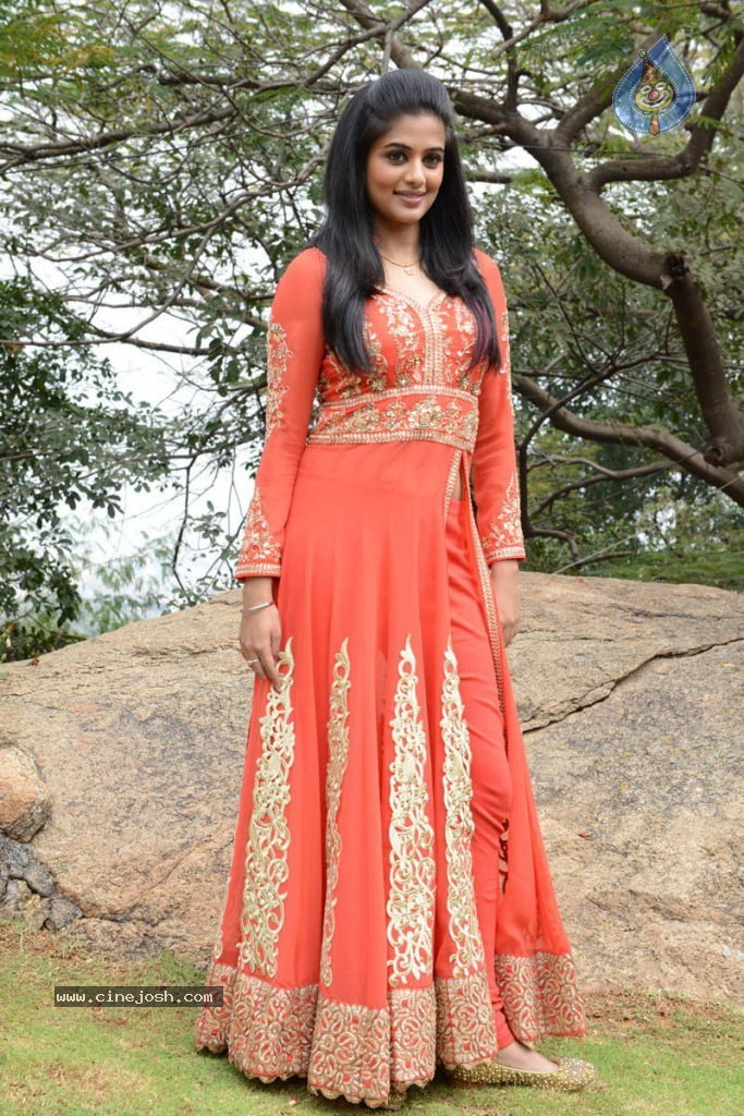 Priyamani New Stills - 5 / 29 photos