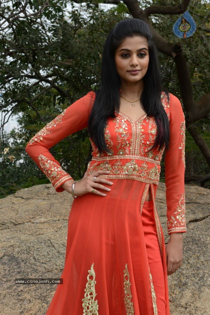 Priyamani New Stills - 19 / 29 photos